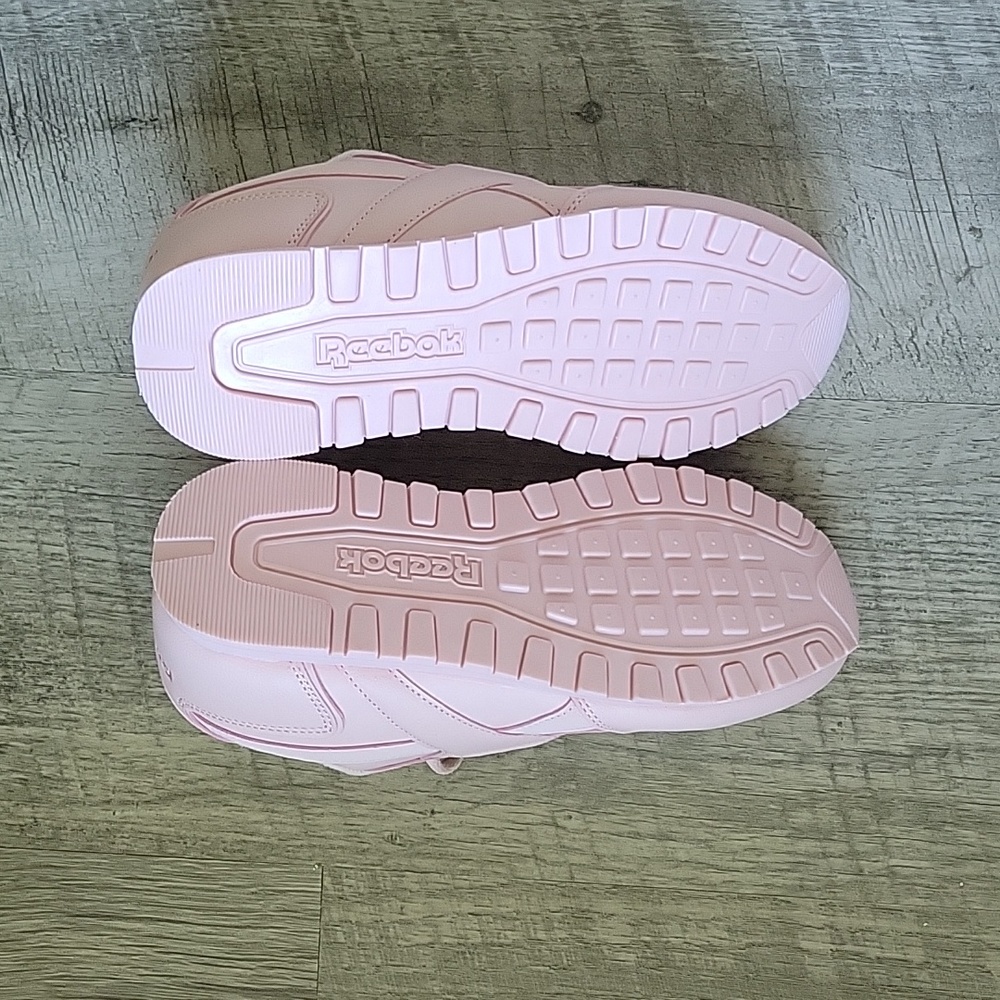 Women's Reebok Classic - Picture 4 of 5